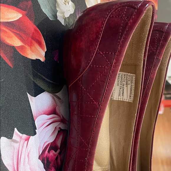 Denver Hayes Women's Deep Burgundy Buckle Ballet Flats - Picture 4 of 5